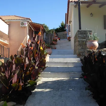 Chroma For 2, 1 Apartment Finikounta